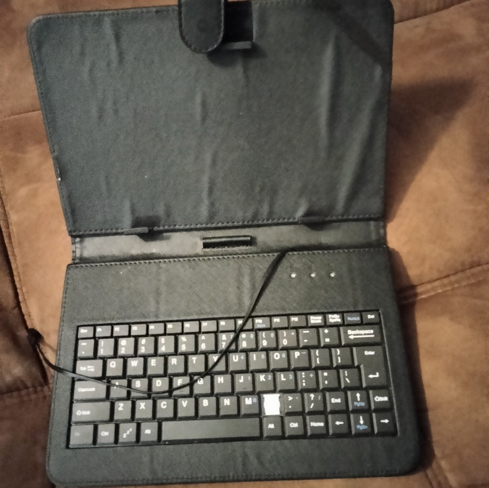 Tablet with KeyboardHolder. 7" X 11.5" For Android Tablet